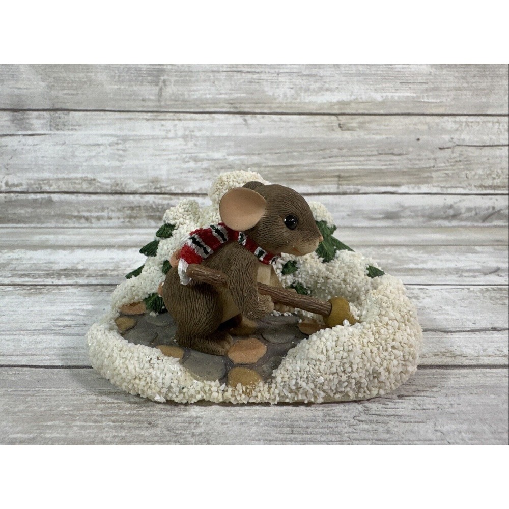 Charming Tails A Shoveling We Will Go Figurine 87/204 Fitz and Floyd